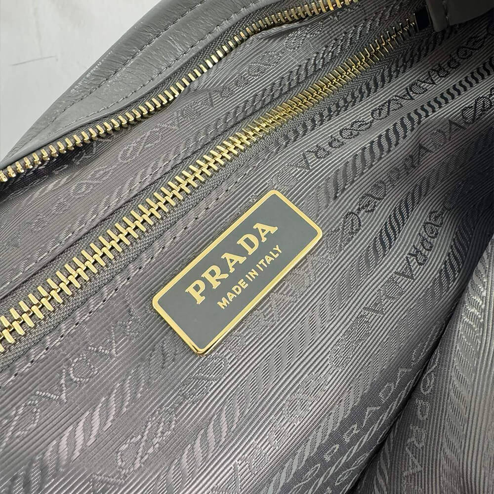 Pra*a large leather handbag(high-end grade)
