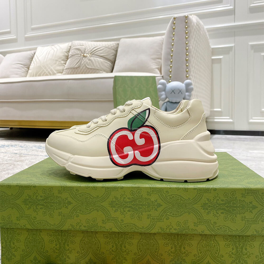 G*u*i rhyton apple-print sneaker