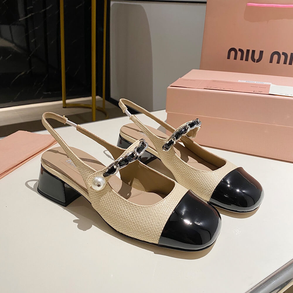 MIUMIU Patent leather and raffia slingback pumps