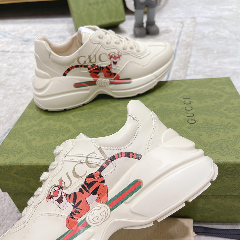 G*u*i rhyton sneaker with print