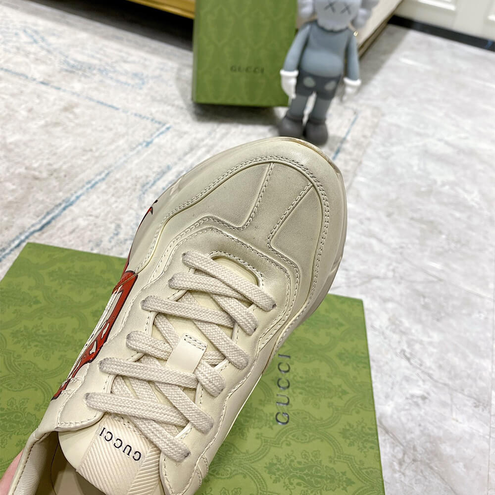 G*u*i rhyton sneaker with mouth print