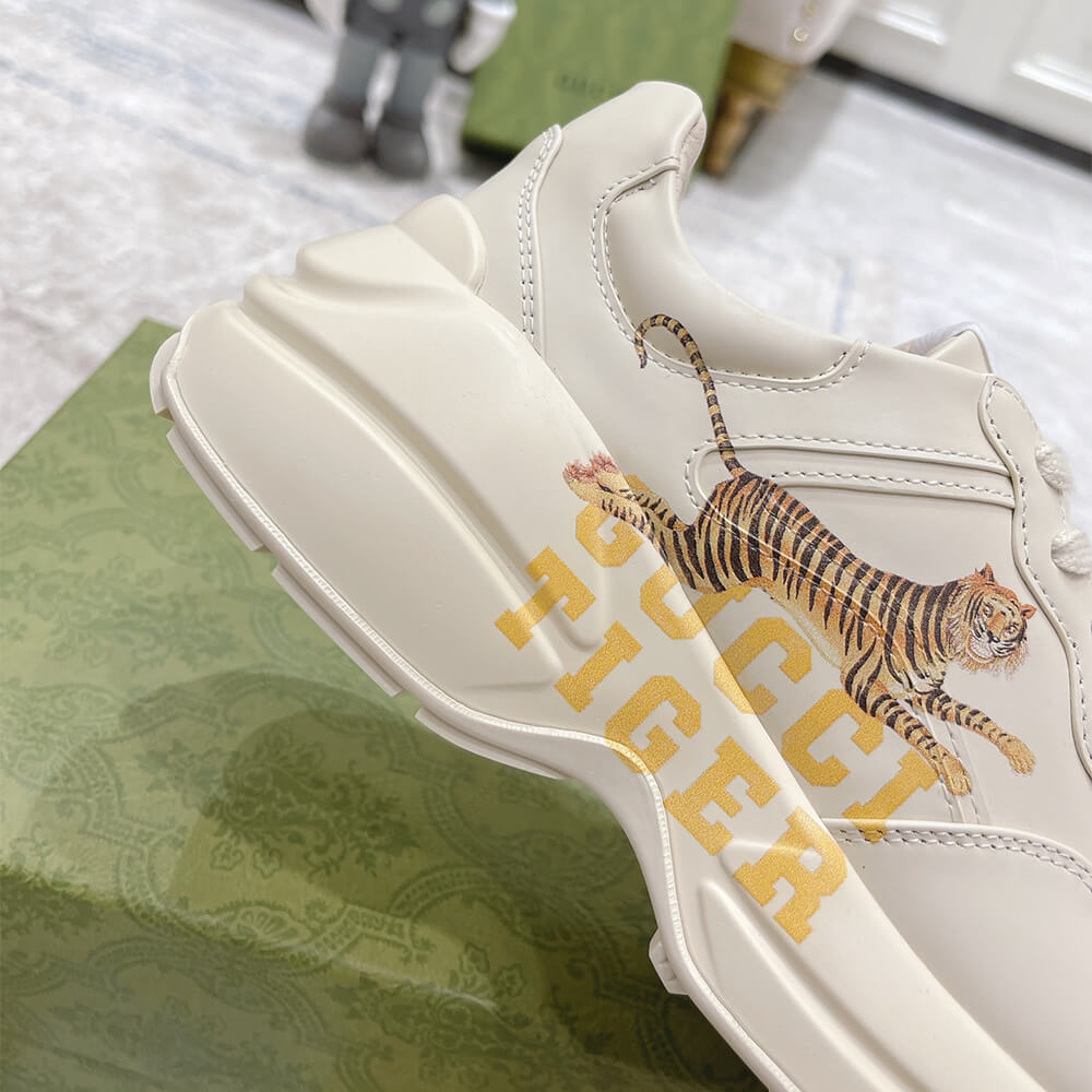 G*u*i tiger rhyton sneaker